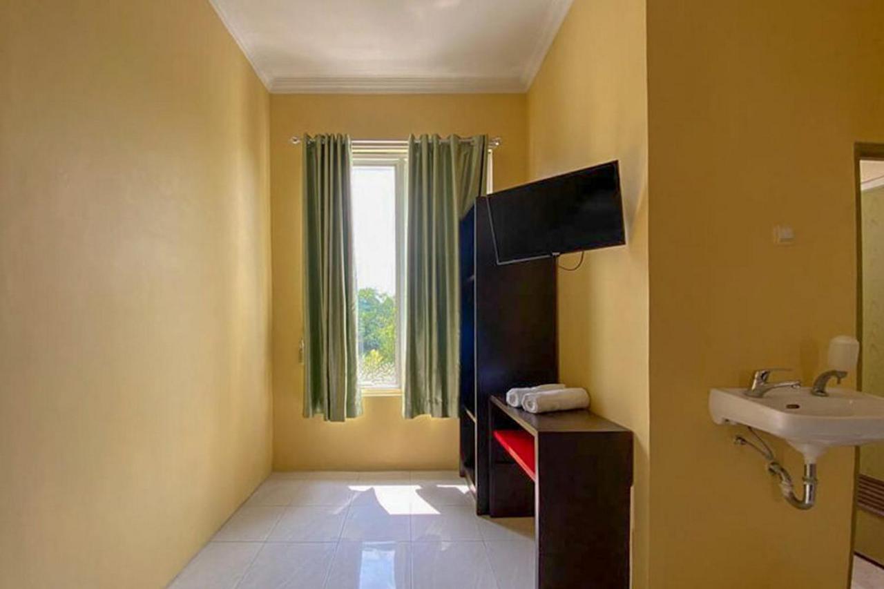 Rama Shinta Homestay Near Gembira Loka Zoo Redpartner Джок'якарта Екстер'єр фото