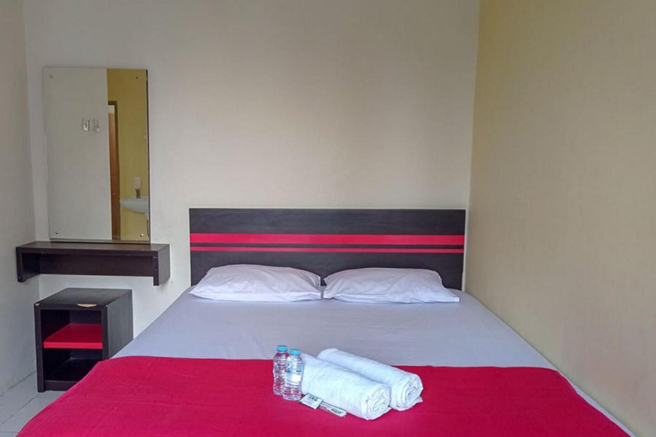Rama Shinta Homestay Near Gembira Loka Zoo Redpartner Джок'якарта Екстер'єр фото
