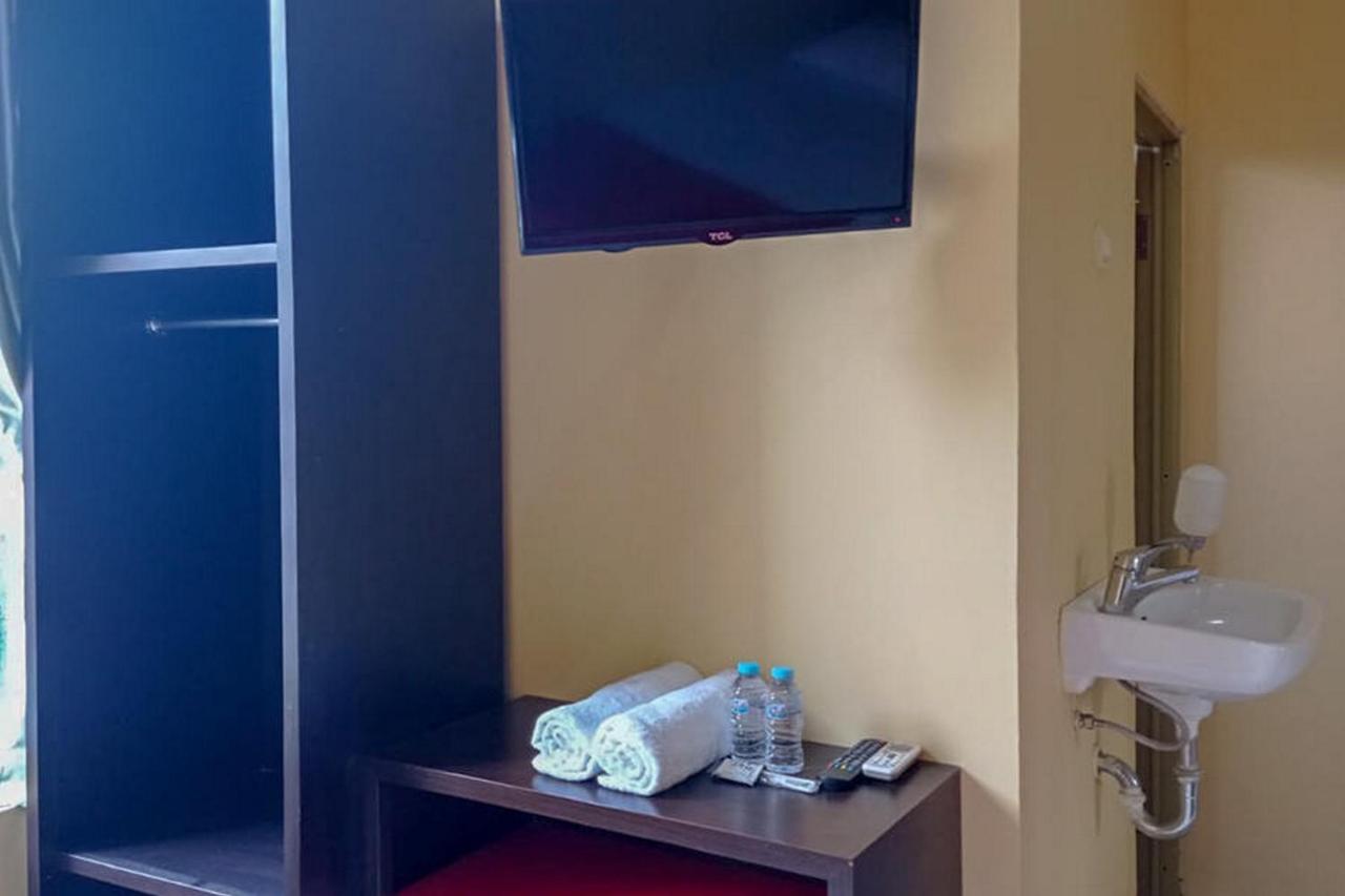 Rama Shinta Homestay Near Gembira Loka Zoo Redpartner Джок'якарта Екстер'єр фото